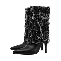 Braune Stiefel mit spitzer Spitze und Stilettoabsatz und Steinmuster
