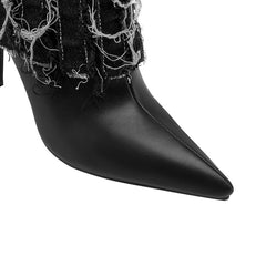 Braune Stiefel mit spitzer Spitze und Stilettoabsatz und Steinmuster