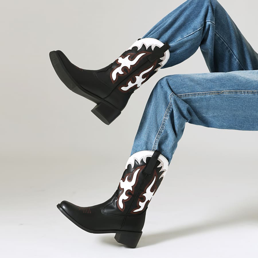 Bottes de cowboy mi-mollet noires à bout rond et talon bloc brodé