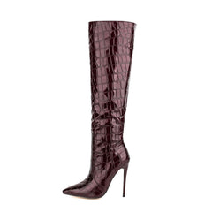 Burgunderrote kniehohe Stiefel mit spitzer Zehenpartie und Stilettoabsatz