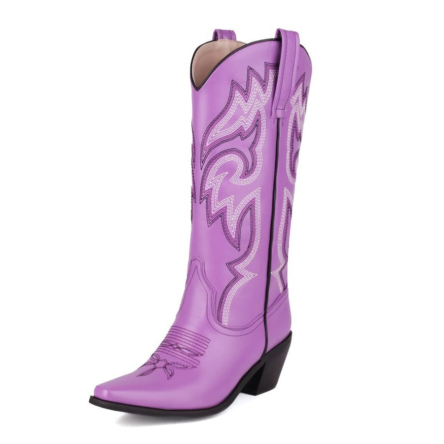 Cowgirlstiefel mit Blockabsatz und quadratischer Zehenpartie und halbhohem Absatz und Blumenmuster