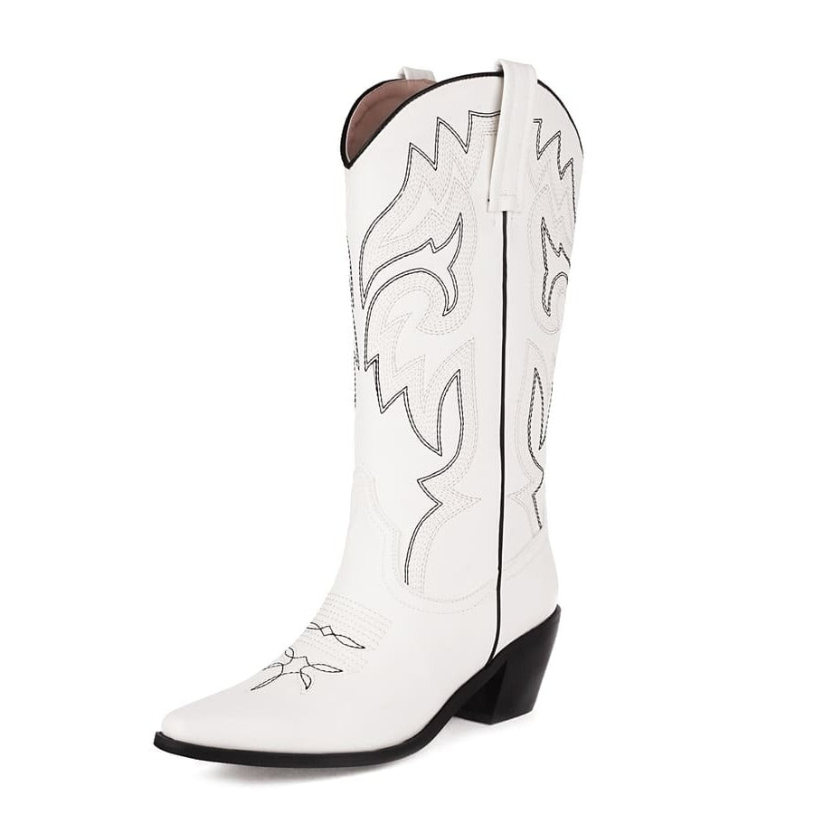 Cowgirlstiefel mit Blockabsatz und quadratischer Zehenpartie und halbhohem Absatz und Blumenmuster