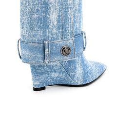 Bottes en jean bleu à talons compensés et bout pointu et hauteur genou repliable