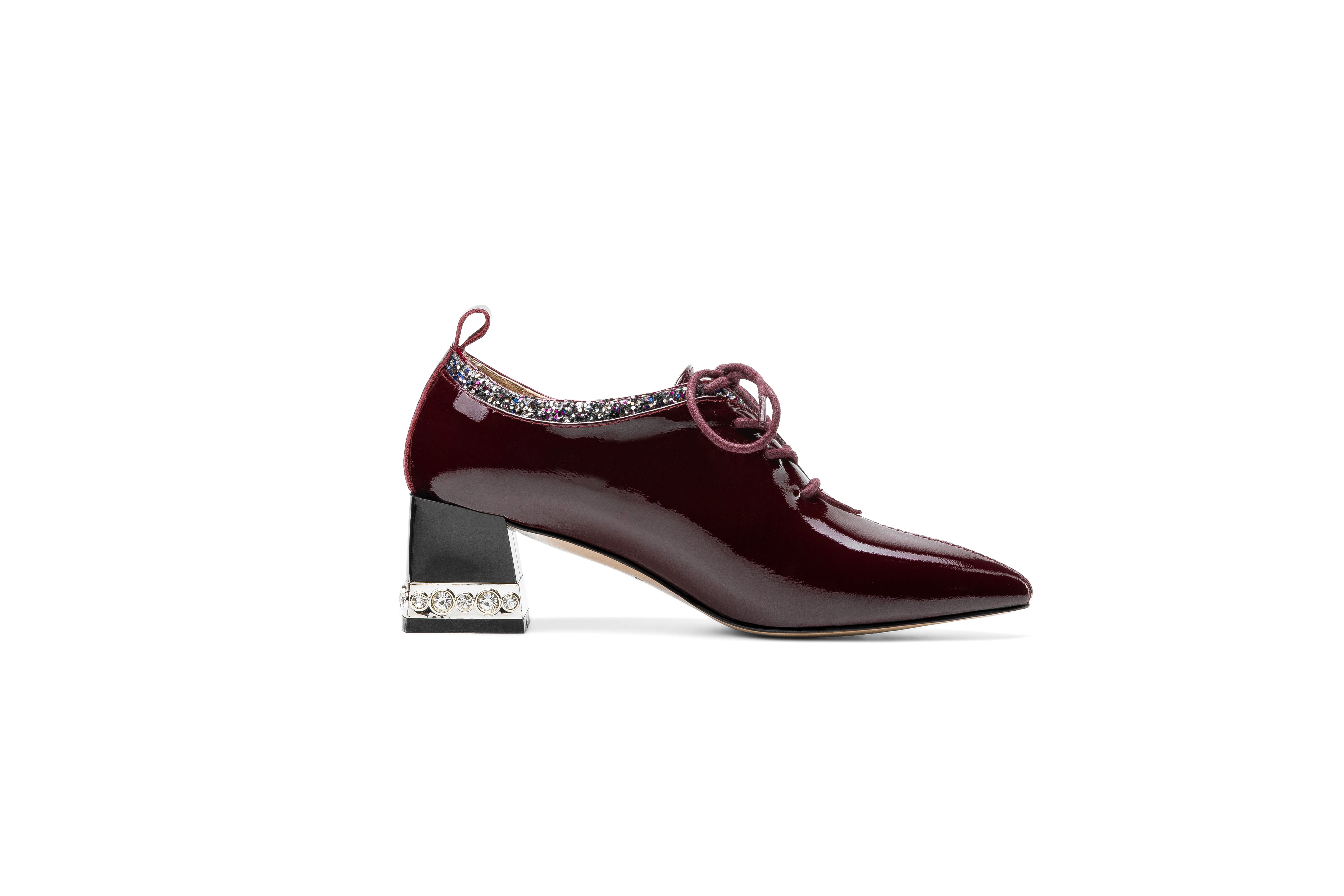 Escarpins à talons hauts et bout pointu en cuir vintage avec lacets et cristaux