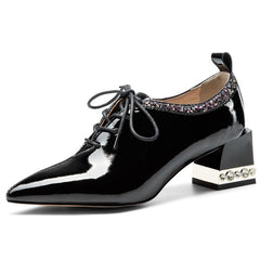 Escarpins à talons hauts et bout pointu en cuir vintage avec lacets et cristaux