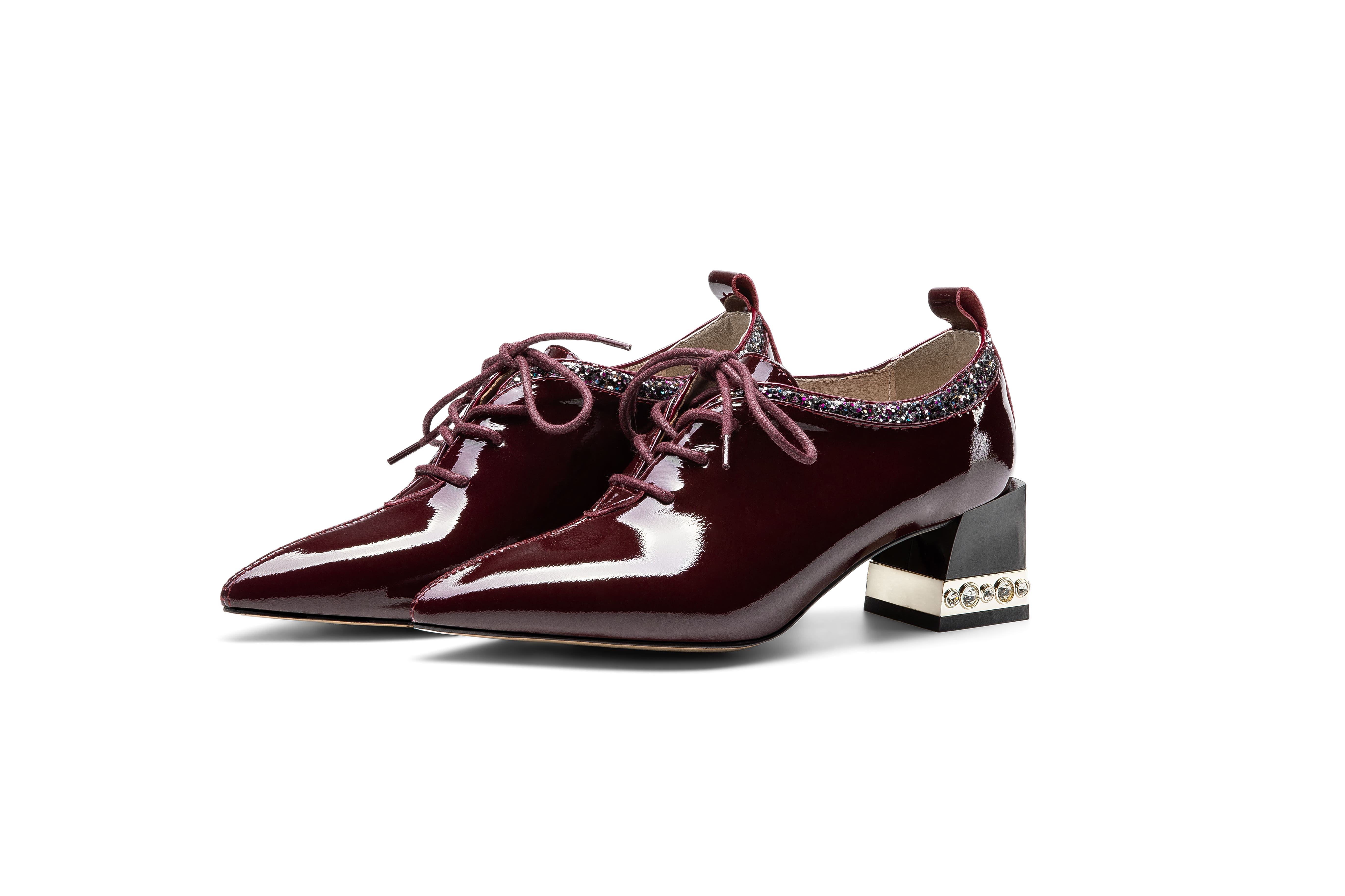 Escarpins à talons hauts et bout pointu en cuir vintage avec lacets et cristaux