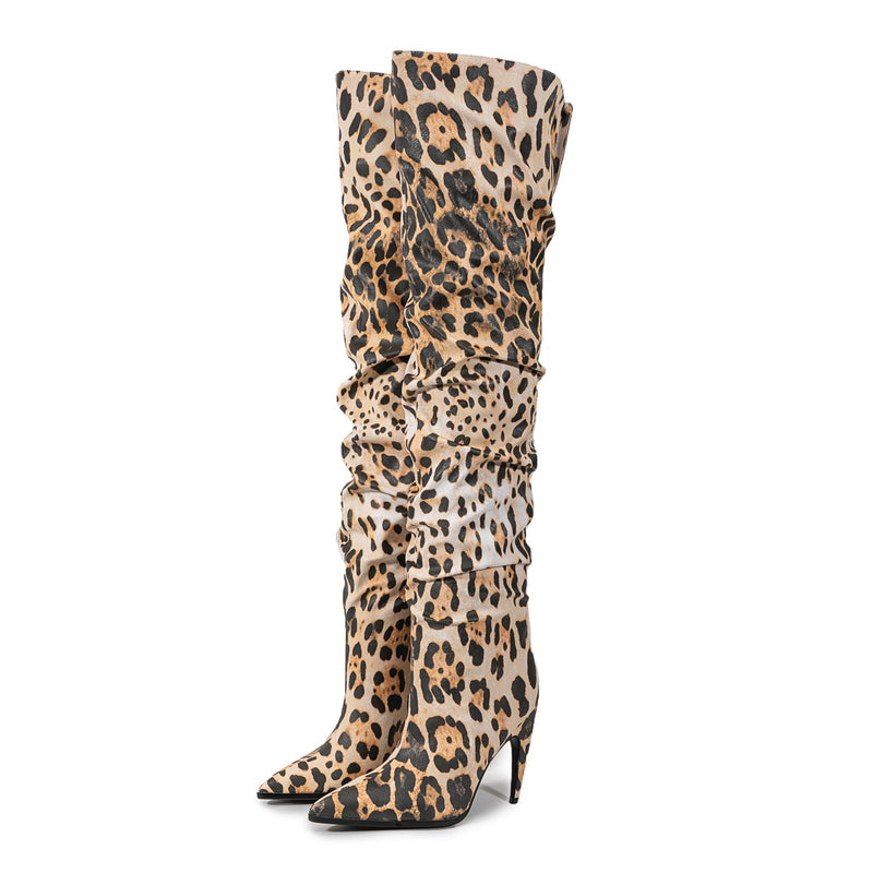 Overknee-Stiefel mit spitzer Zehenpartie und Stilettoabsatz in Leopardenmuster