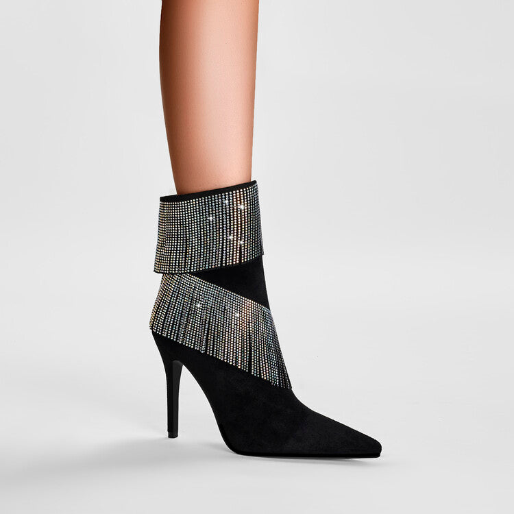 Braune Stiefel mit spitzer Spitze und Stilettoabsatz und Steinmuster