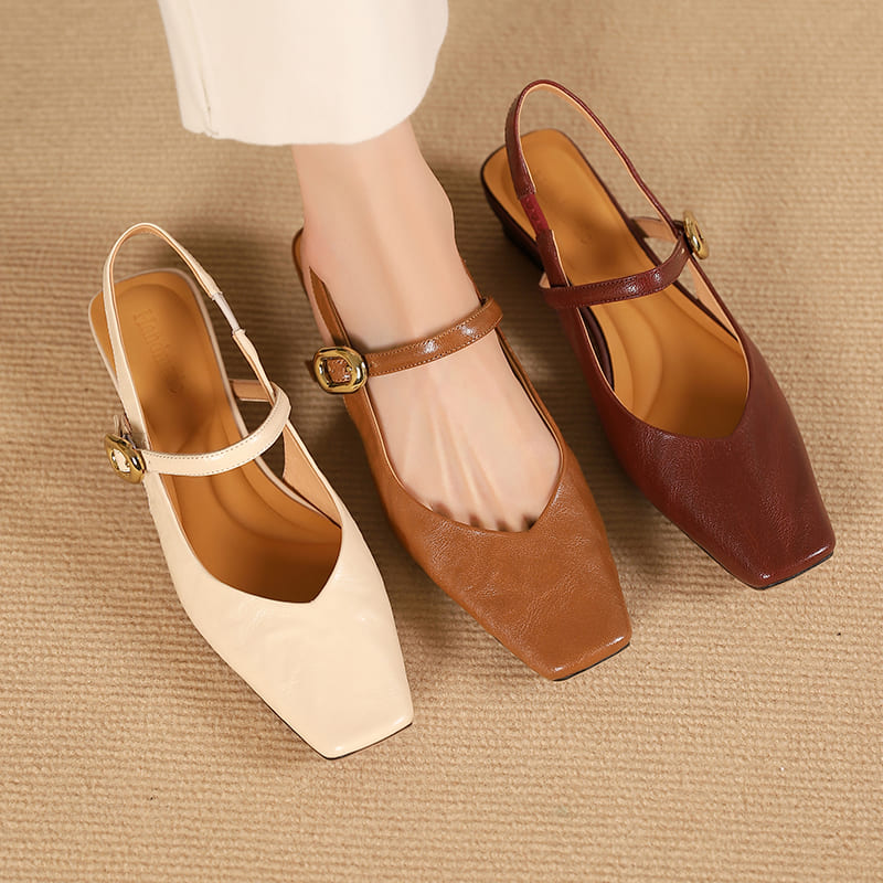 Vintage Leather Closed Toe Block Heel Pumps