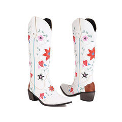 Weiße Cowgirlstiefel im Vintage-Stil mit eckiger Zehenpartie und 5 cm Blockabsatz und breiter Schaftweite